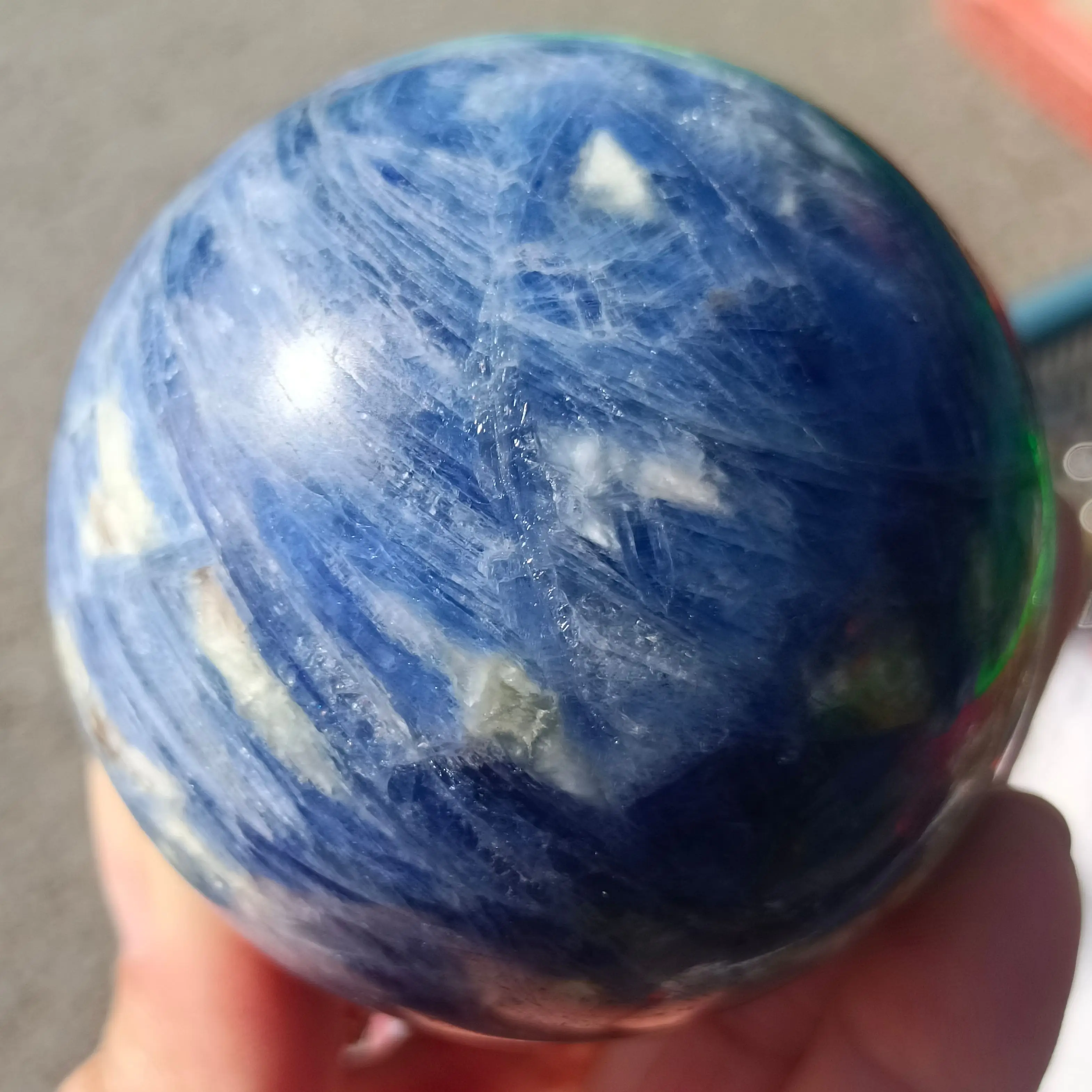 

AAA+Natural Kyanite Ball Quartz Crystal Ball Mineral Spiritual Treatment, Home Degaussing Decoration, Energy Meditation Gem Gift