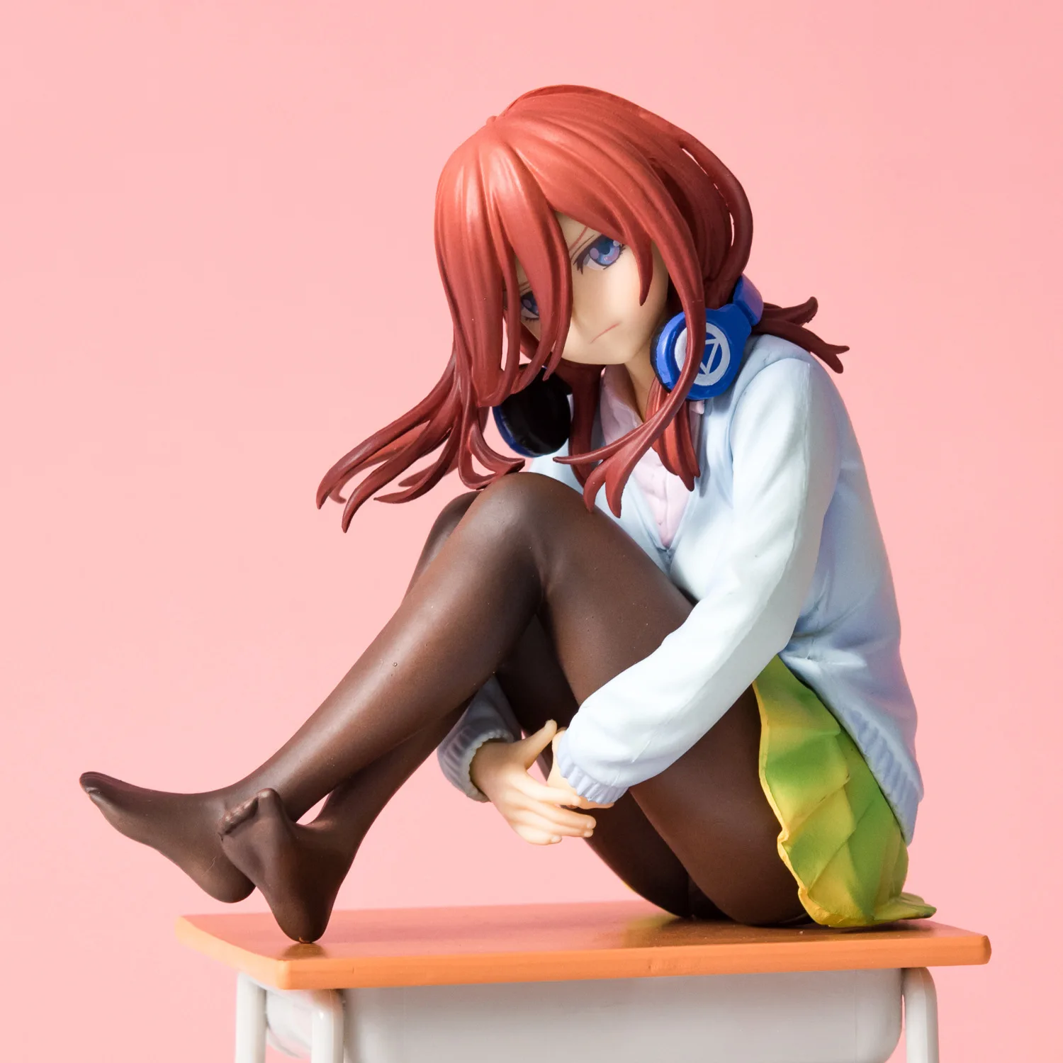 

Anime The Quintessential Quintuplets Miku Sitting Posture Acition Figure Decoration Collection Gift Box