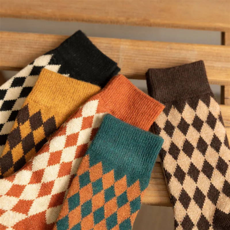 Fashion Retro Wool Cotton Fluzzy Socks Set 5 Pairs Winter Warm Breathable Socks Diamond Thick Middle Tube Thermal Socks Women