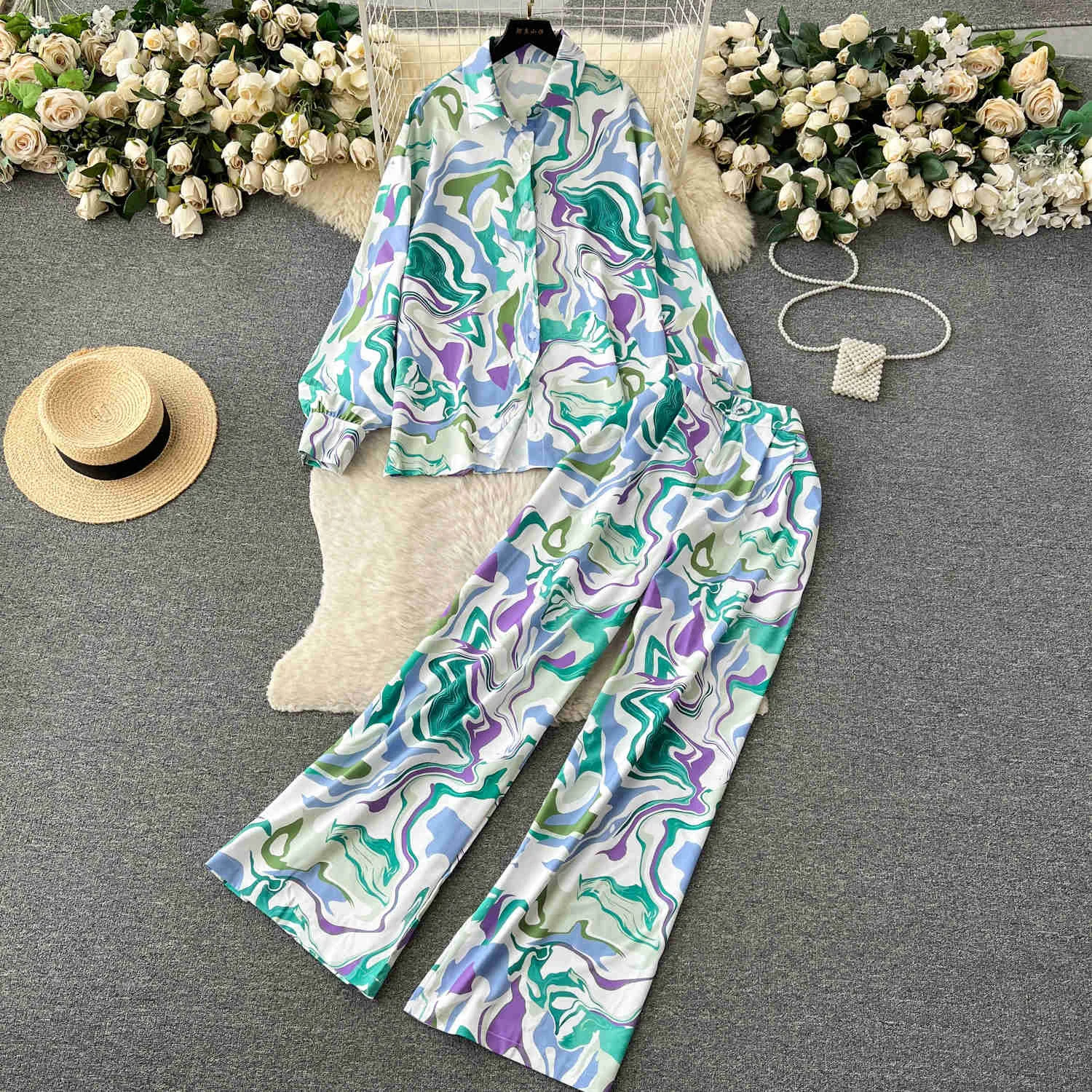 

Casual Women Printed 2 Pieces Sets Printed Lapel Collar Long Sleeve Shirt Top and High Waist Wide Leg Full Length Pants Suits