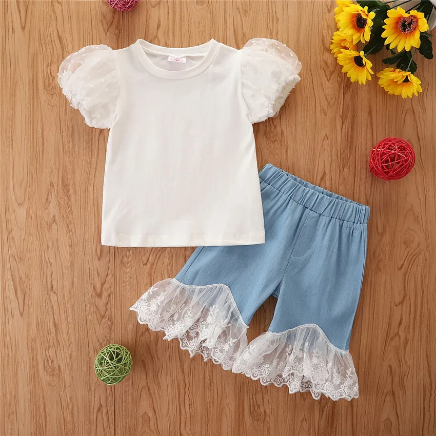 

Комплекты одежды для маленьких девочек, Модная белая футболка с пышными рукавами, джинсовые шорты, комплект из двух предметов, летние костю...