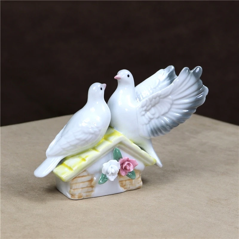 

Porcelain Bird Lovers Miniature Handmade Ceramics Couple Birdie Figurine Wedding Decor Craft Gift for Valentine's Day Adornment