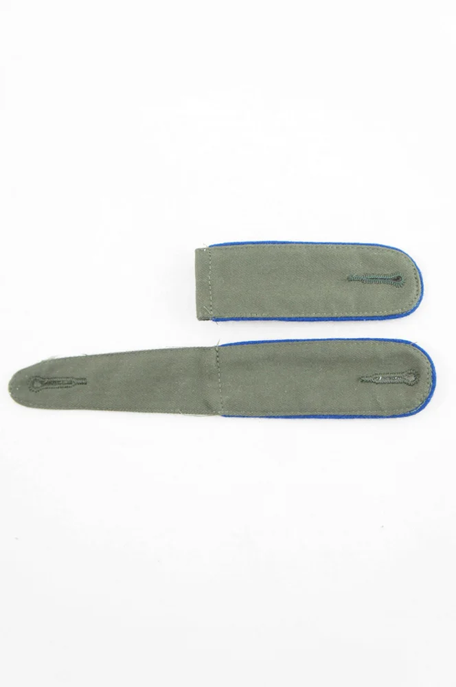 

GISH-099 WWII German Heer DAK medical EM shoulder boards