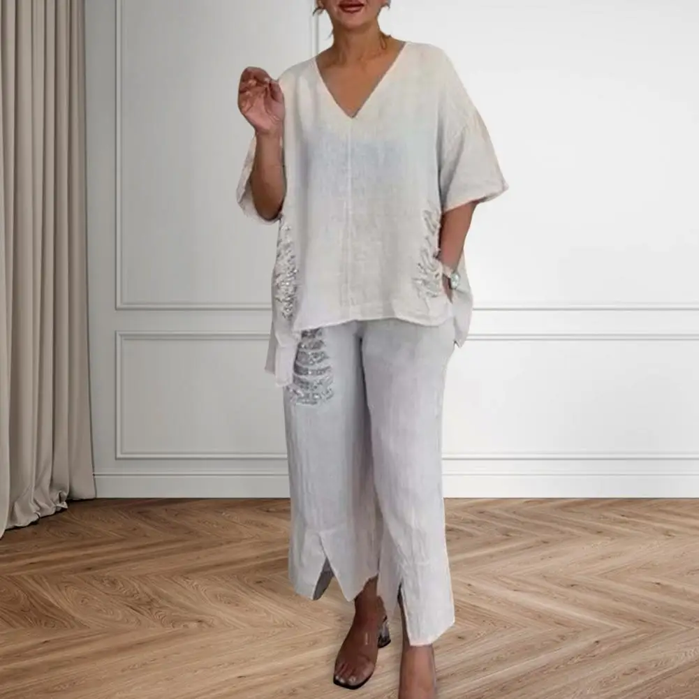 Женский костюм из двух предметов элегантный с блестками и V-образным вырезом топ