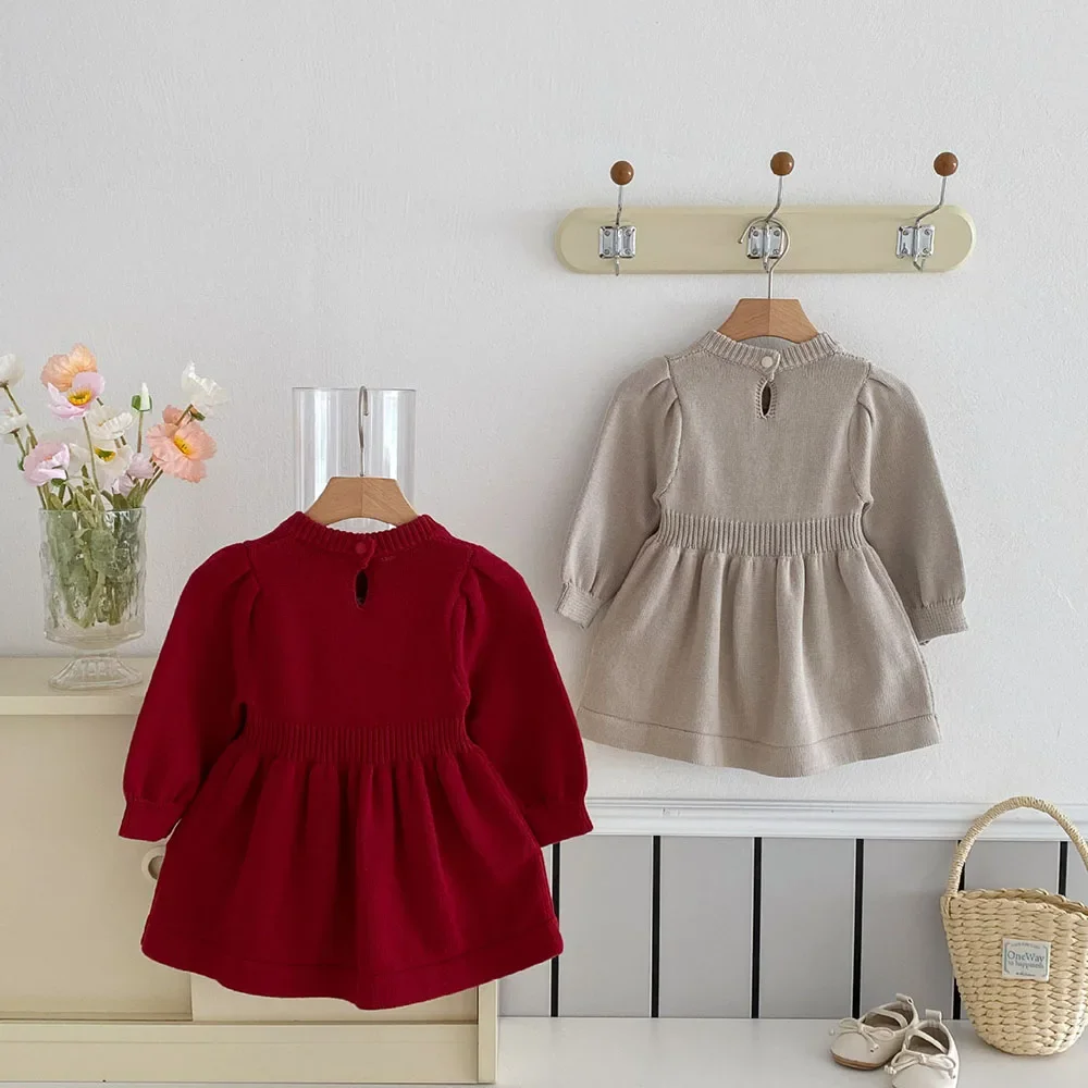 Осень 2024 детская одежда вязаное платье с цветочной вышивкой для девочек милое