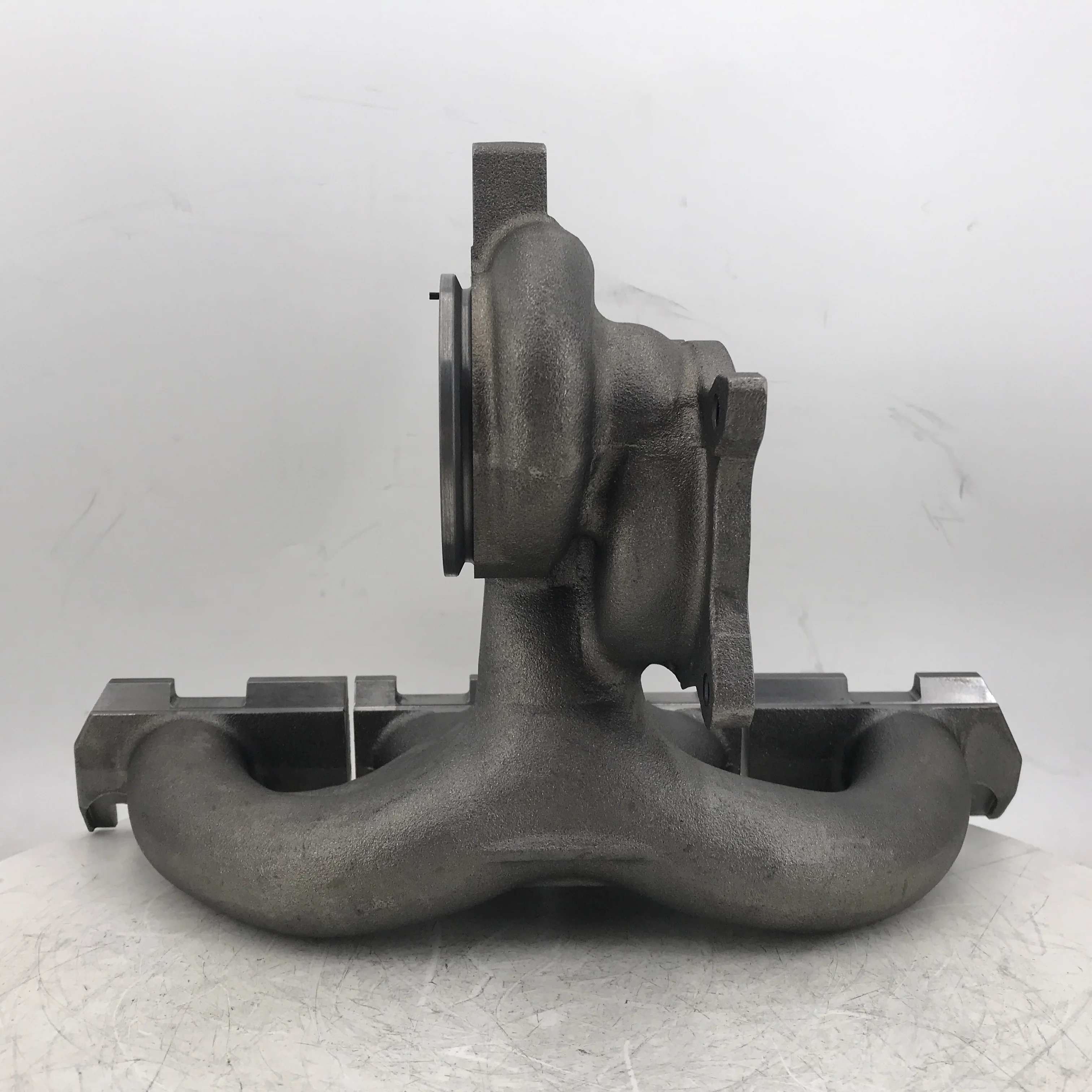 

06J145713H 06J145713Q Турбокомпрессор для VW T5 Transporter 2,0 TSI 110 кВт 150 кВт CJKA CJKB 2011 Горячая сторона