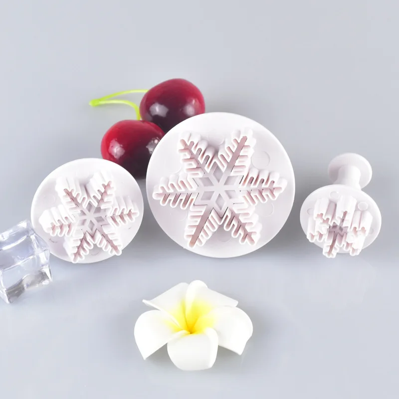 

3pcs/Set Snowflake Plunger Mold Cake Decorating Tool Biscuit Cookie Cutters Cupcake Mould Fondant Cutting Pastry Cutter