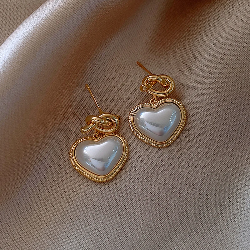 

Find Me Fashion Sweet C Shaped Earrings Simple Heart Imitation Pearl Pendant Earrings For Women 2022 New Jewelry