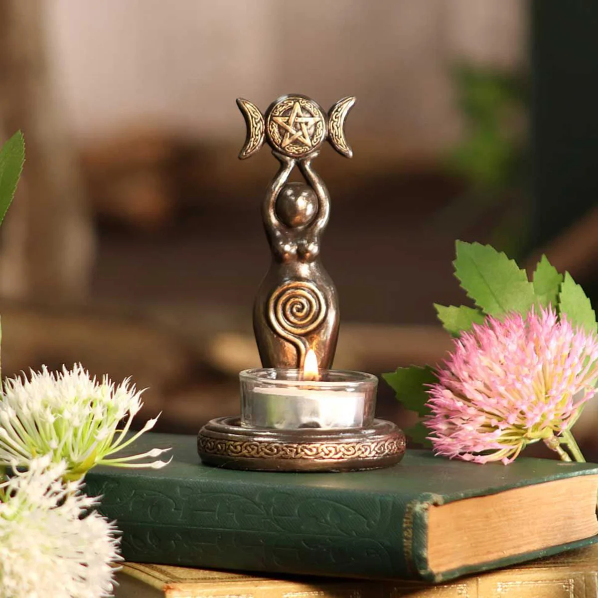 

New triple Goddess tea light statue Candlestick aromatherapy resin handicraft ornament