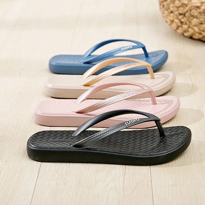 2022 New Black Flip-Flops Women's Clip-on Sandals and Slippers Women's Summer Outer Wear Non-slip Flat Heel Beach Shoes Beach
