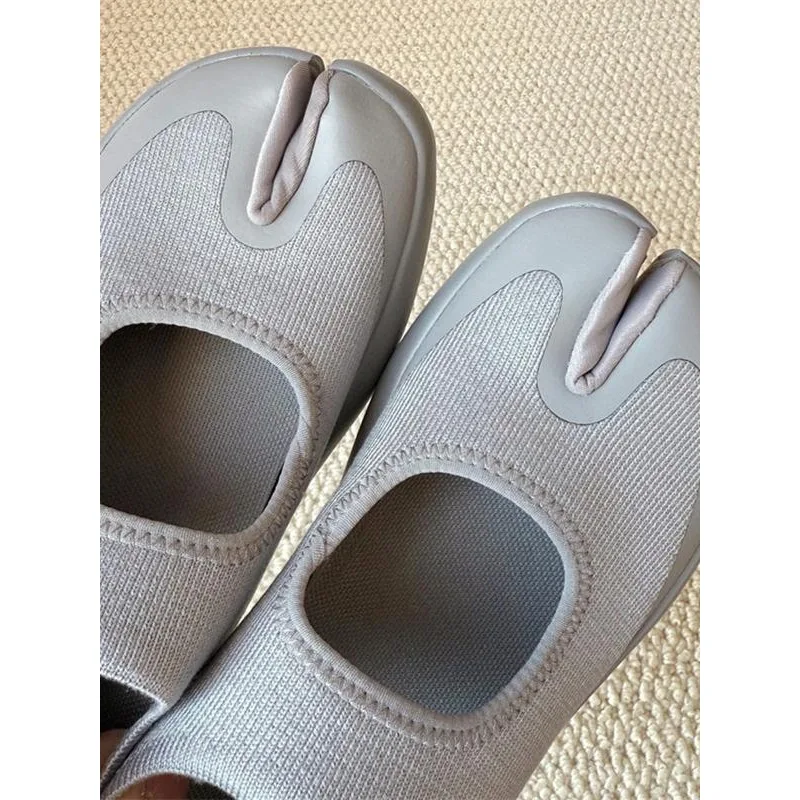 Розовые черные коричневые серые синие туфли таби с разделенным носком весна/лето