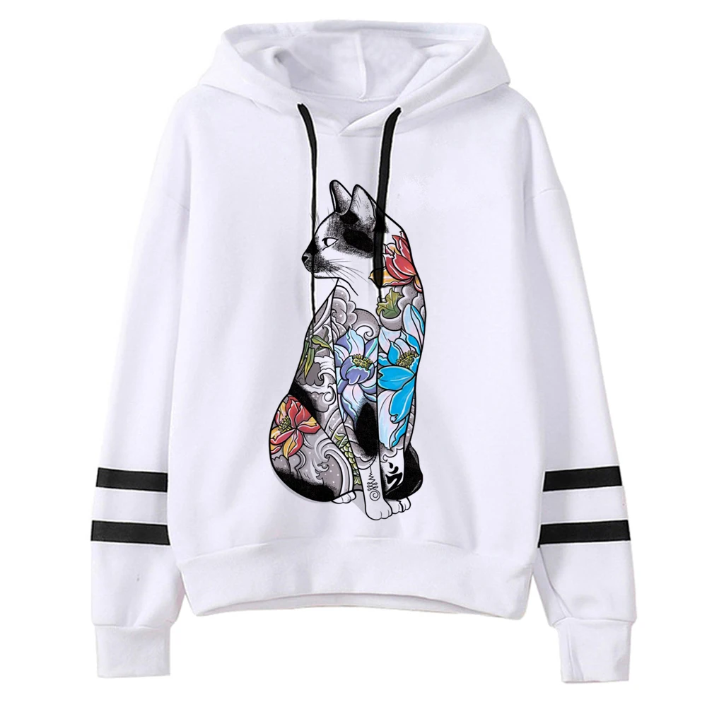 

Кошка в лотосе