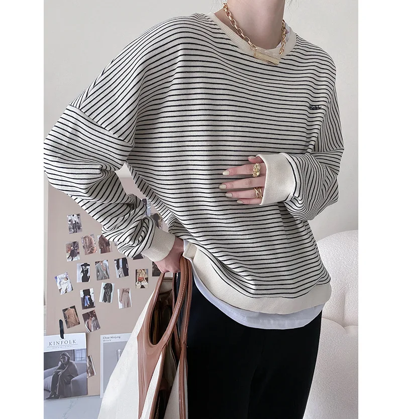 Design sense fake two-piece striped sweater women's autumn 2022 new loose round neck long-sleeved top