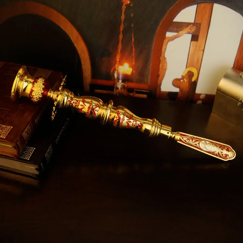 

Религиозный подсвечник для одной свечи