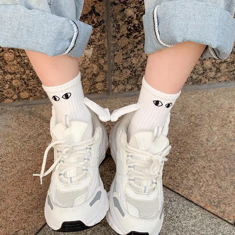 Рисунок 4 - Носки с магнитной застежкой для