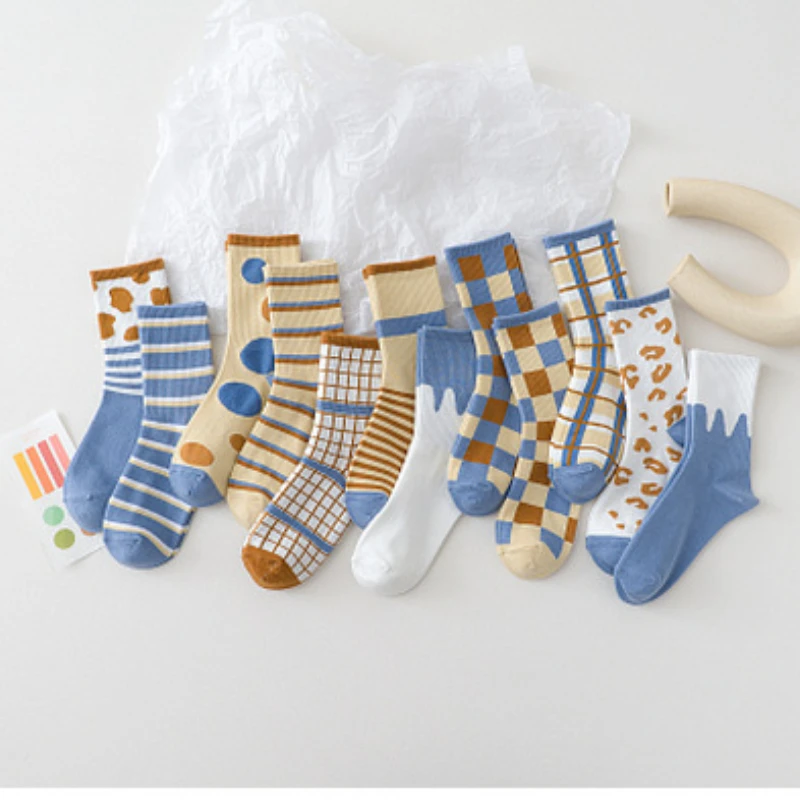 

Женские клетчатые хлопковые носки средней длины в британском стиле, весна-Зима 2022