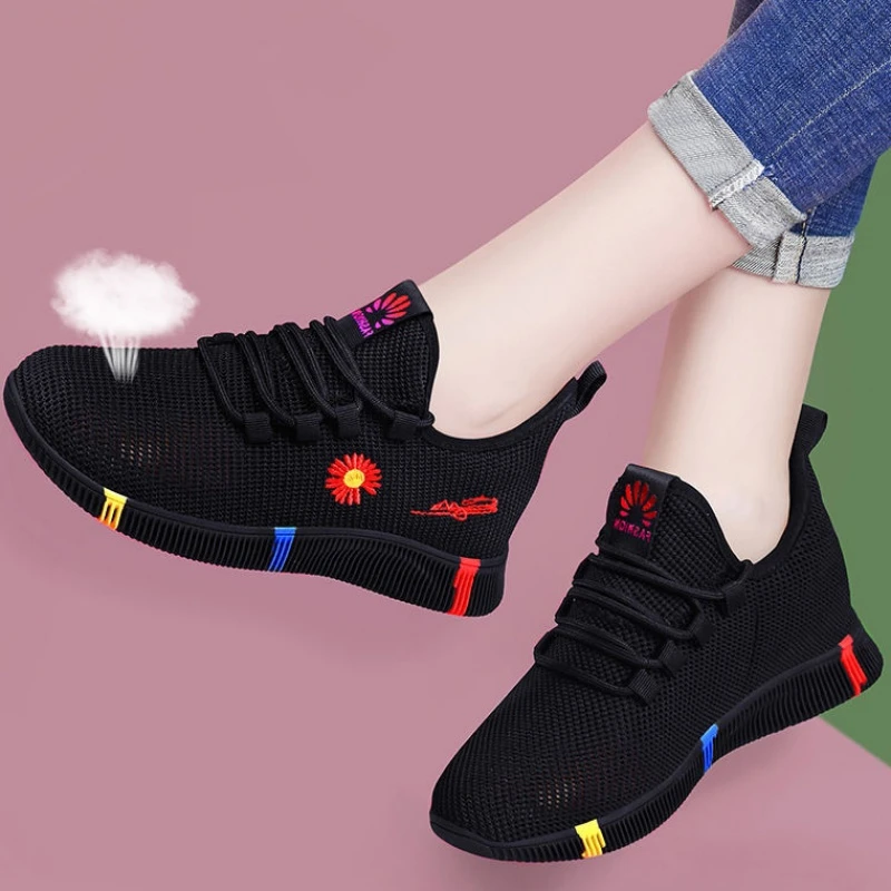 

Women Sports Shoes 2023 New Spring Lace Up Breathable Mesh Women Sneakers Casual Light Walking Shoes Women's Vulcanize Shoes