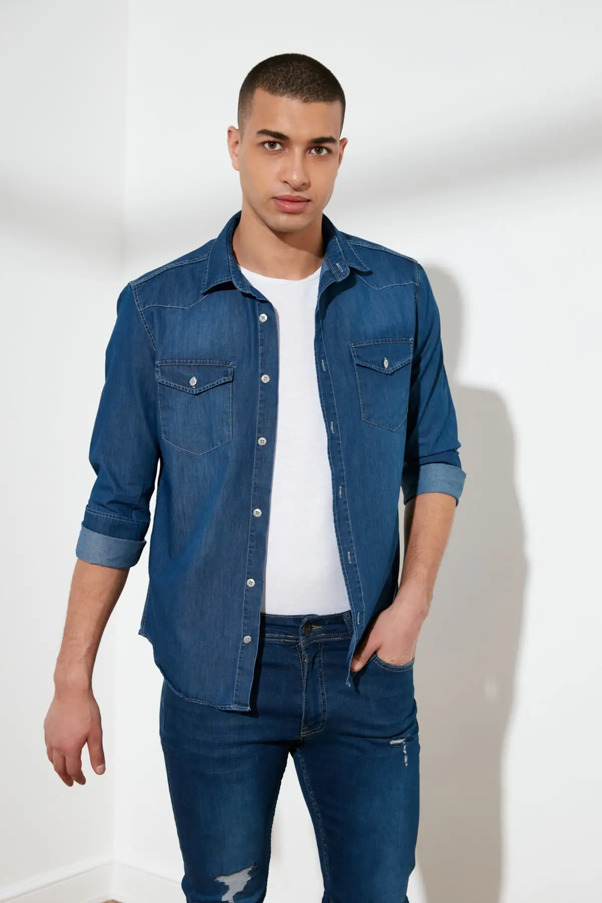 Trendyol мужские Slim Fit тонкой ткани в западном стиле джинсовая рубашка TMNSS21GO0715 -