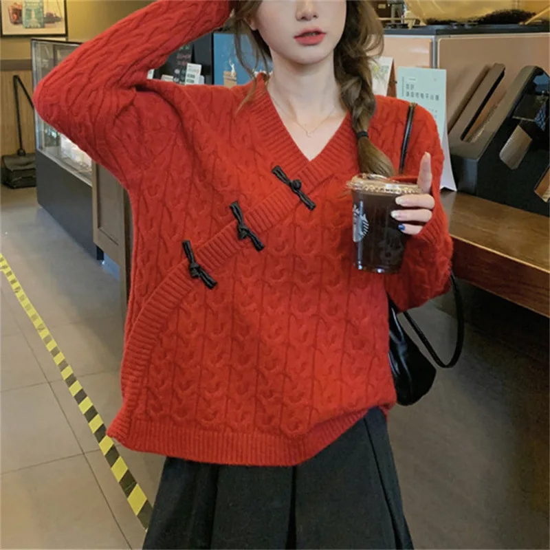 

Autumn New Knitted Sweater Plate Button Oblique Front Design Feel Knitted Sweater Cardigan Women
