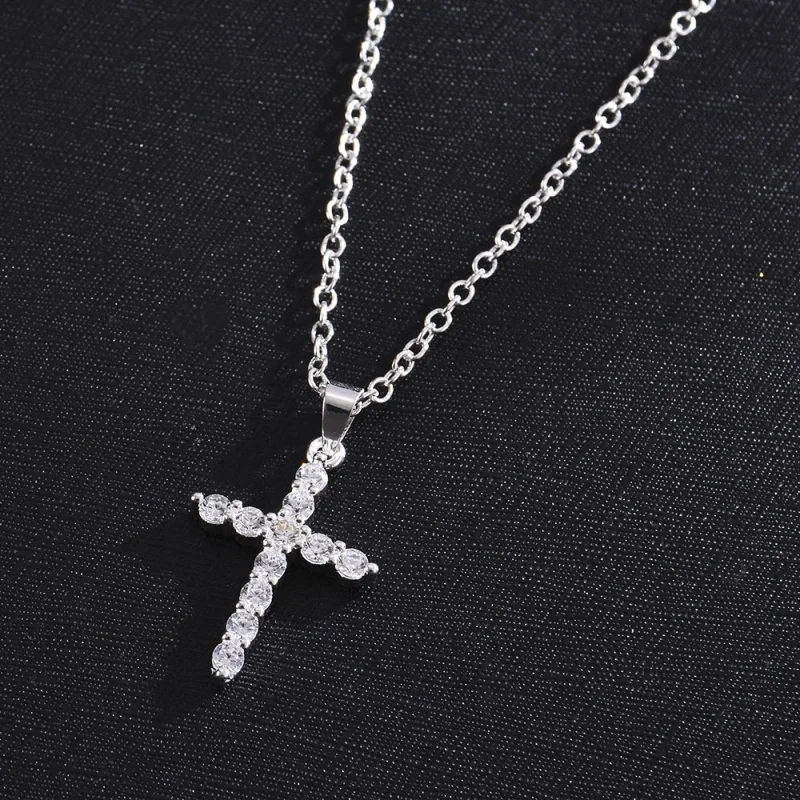 

Simple Love Cross Pendant Choker Necklace Charm Rhinestone Couples Jewelry Women's Neck Chain Christmas Gift Lady Necklace