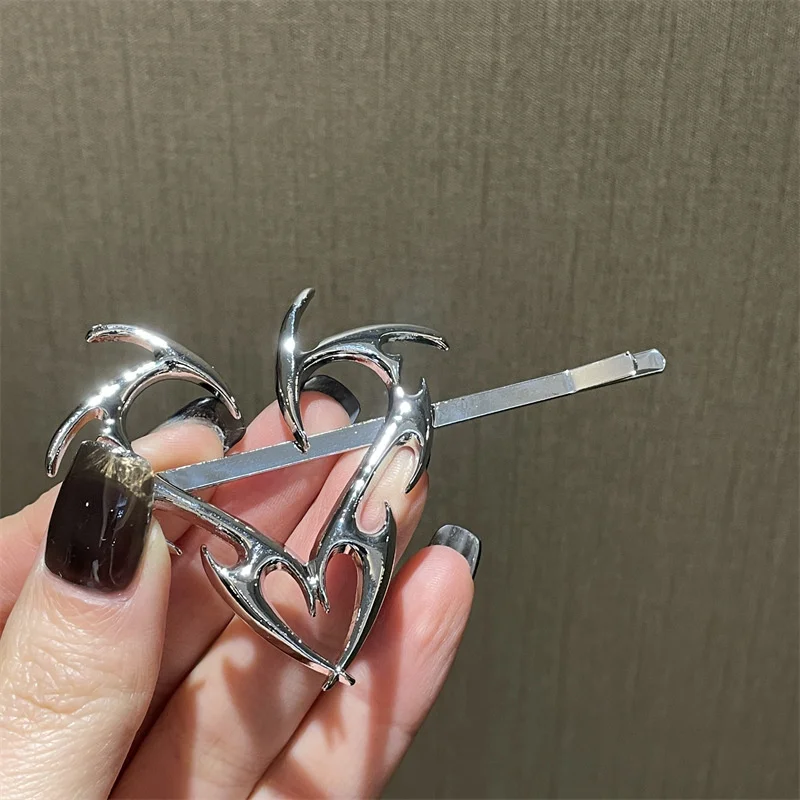

Korean fashion cool romantic metal love hairpin personality girl side clip geometric silver hairpin cute sweet daily wear gift