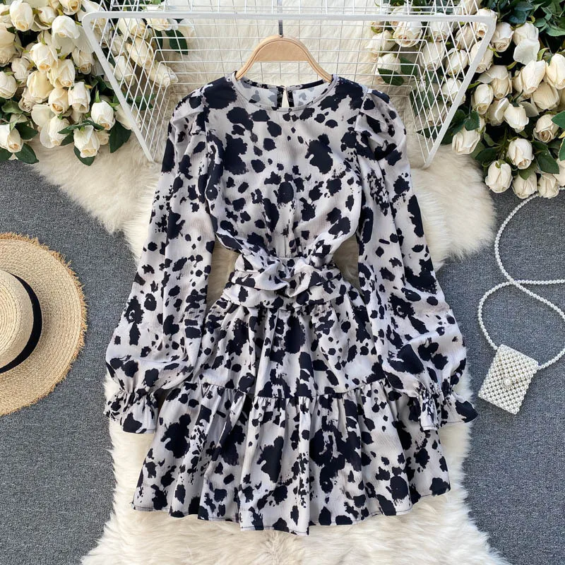 

Spring Summer Retro Print Small Long Sleeved Waist Sealed Design Ruffled Dress For Women