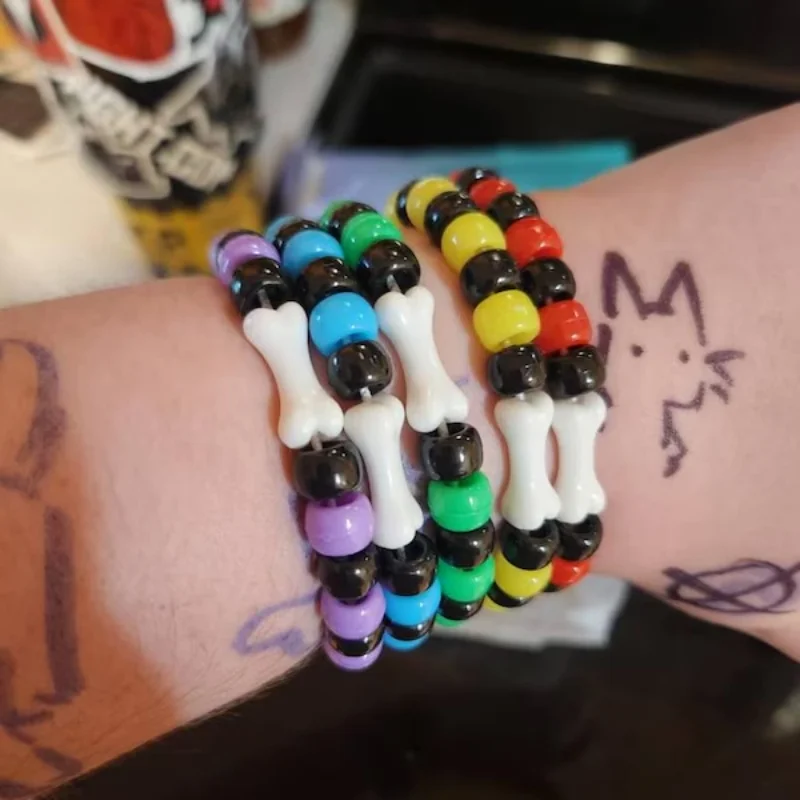 Фото Пара разноцветных радужных браслетов Kandi Y2K — милый шарм из кости, подарок любителю собак, праздничный подарок Qixi №3