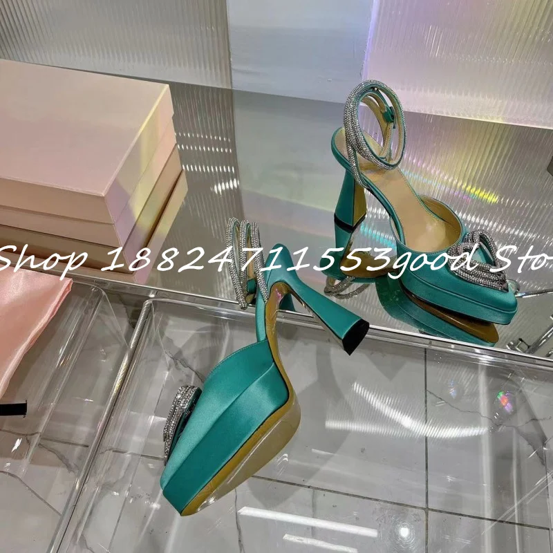 Рисунок 6 - Женские босоножки на платформе и высоком каблуке