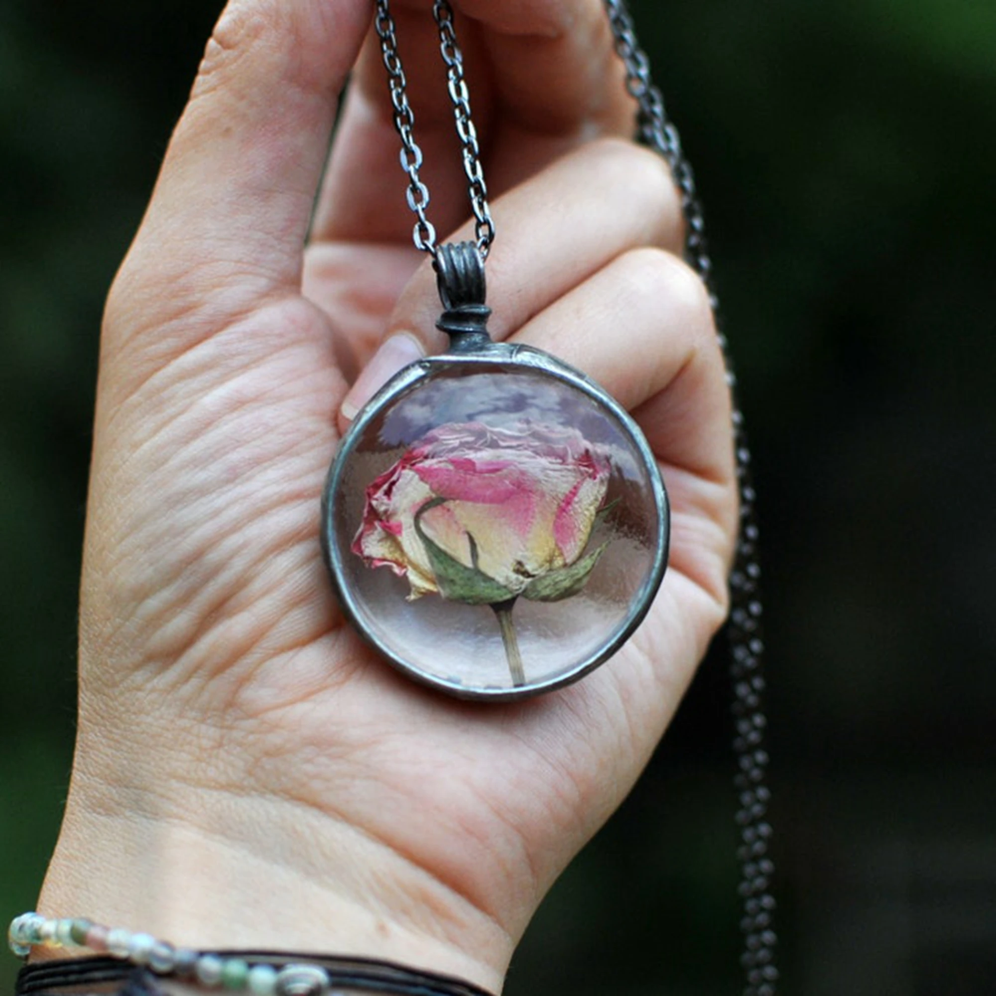

Красивое прессованное ожерелье с цветами, романтическое Ботаническое ожерелье с цветами розы и символическим сердцем, украшения в стиле природы