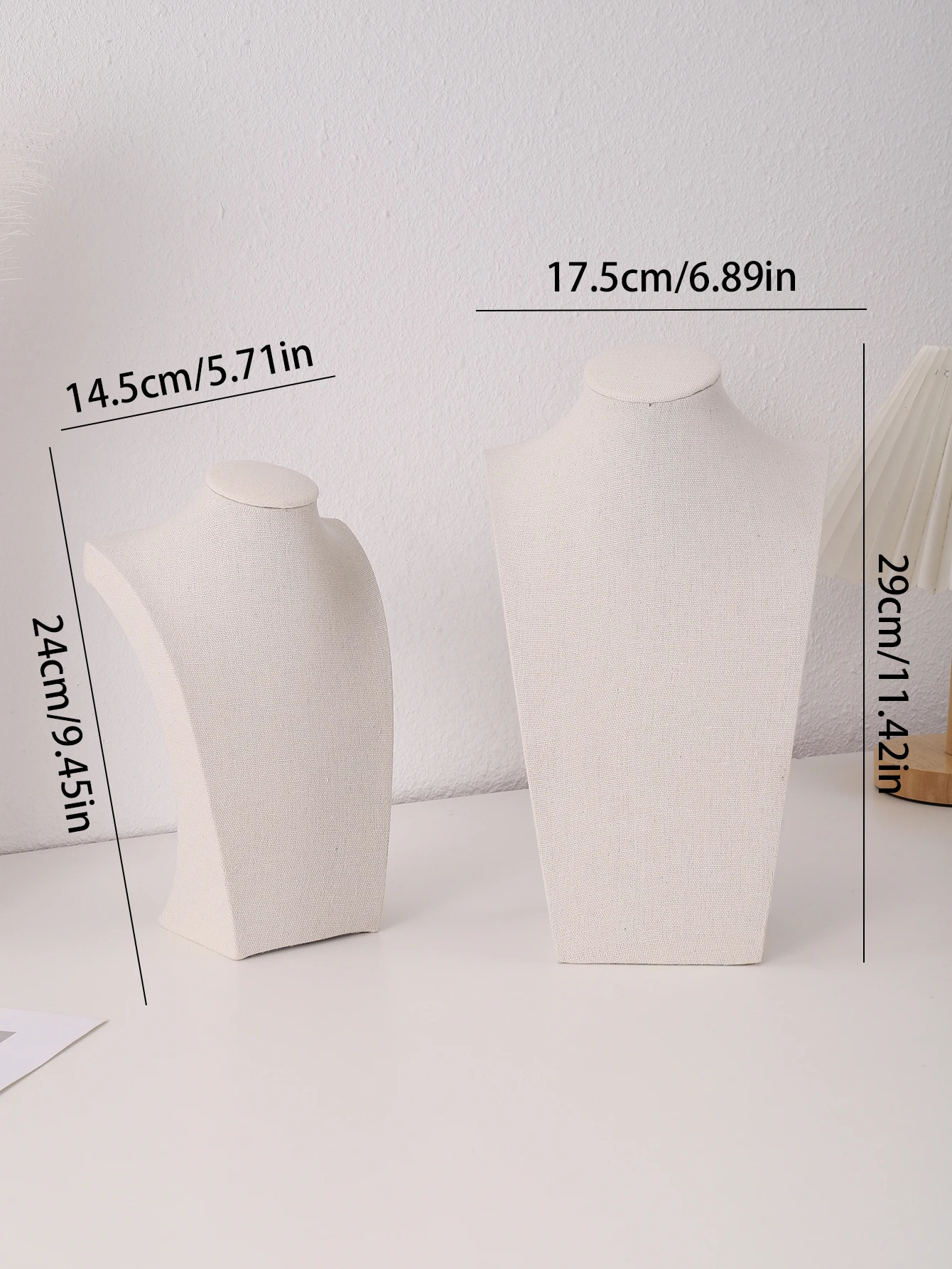 

Бархатный манекен для ожерелий