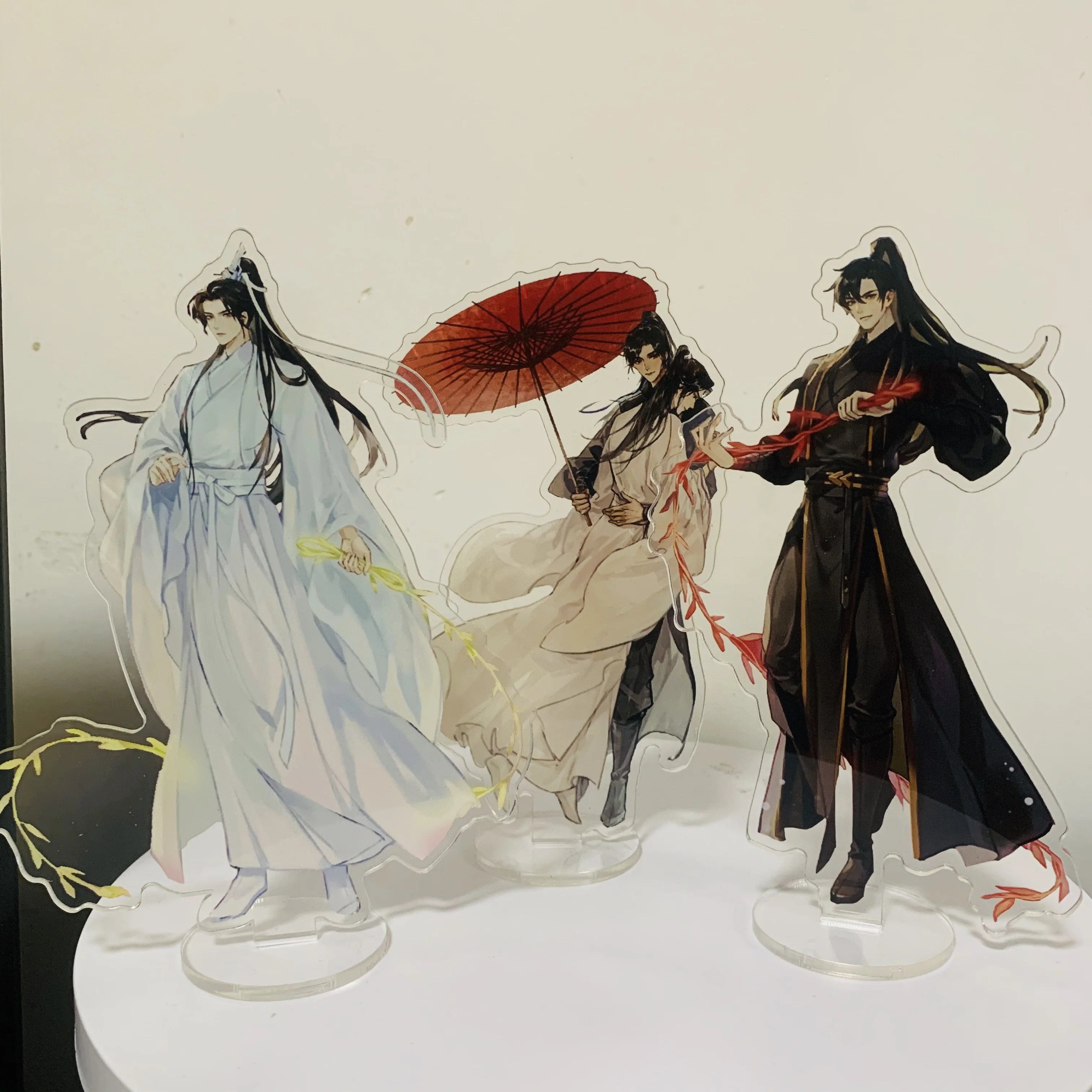 

Anime The Husky and His White Cat Shizun Manga Characters Acrylic Stand Model Board Plate Desk Decor Standing Sign Fans Like Toy