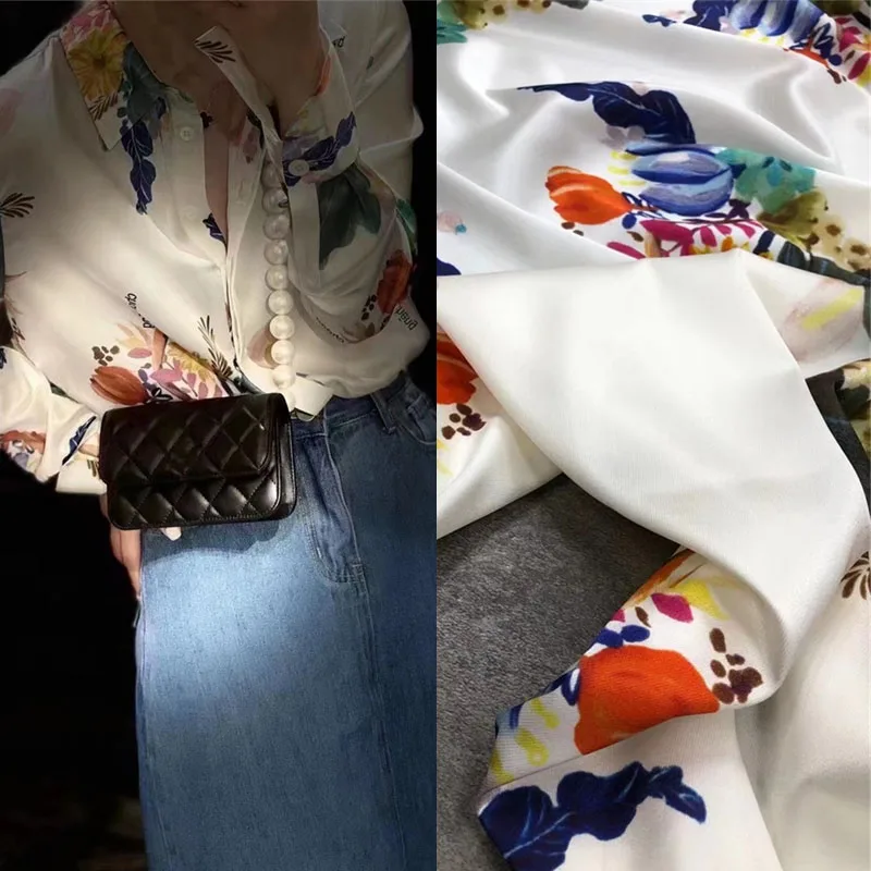 

Simple and Atmospheric White Background Large Flower Twill Stretch Silk Fabric High-end Temperament Shirt Dress Silk Fabric Div