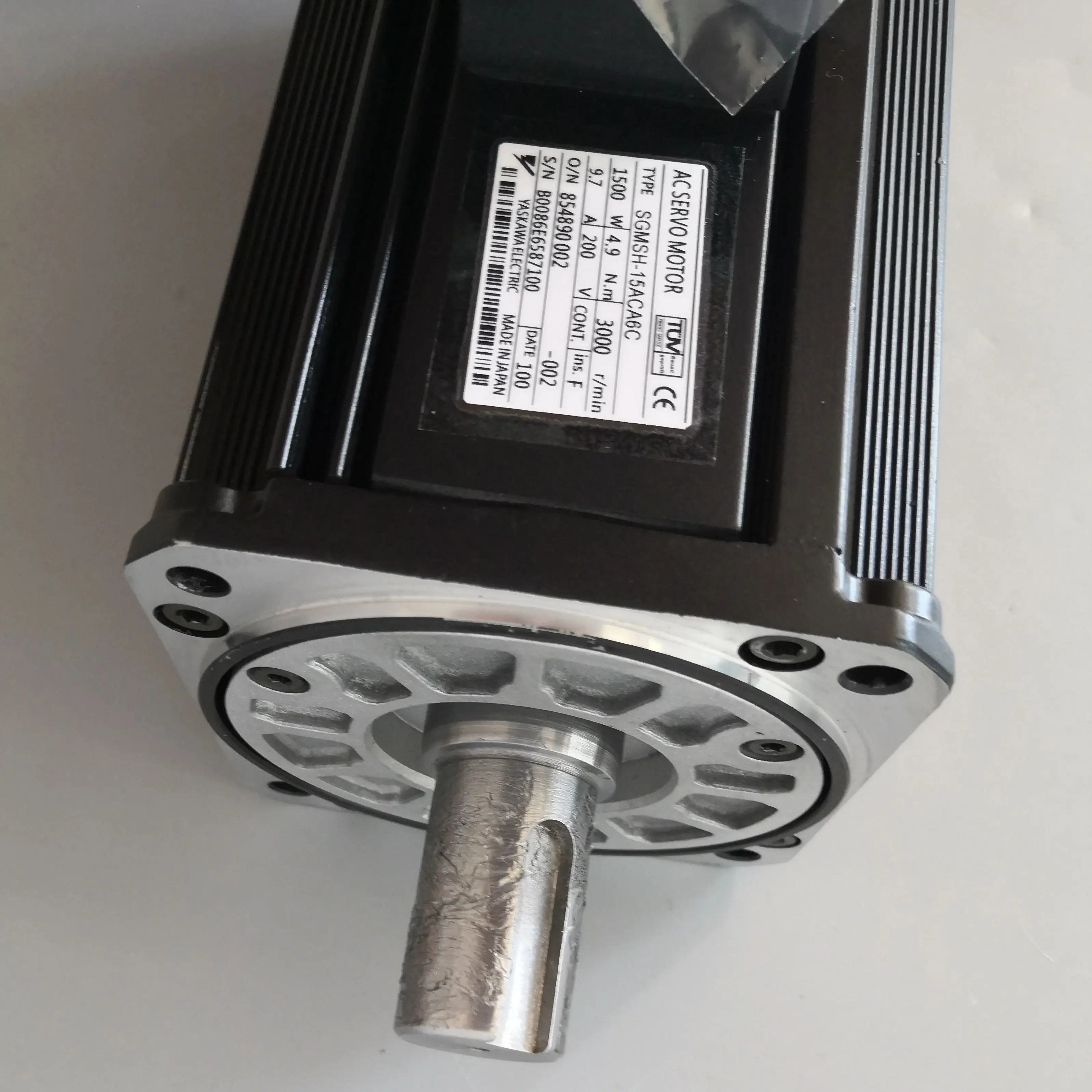 SGMSH-15ACA6C Совершенно новый серводвигатель SGMSH 15ACA6C быстрая доставка