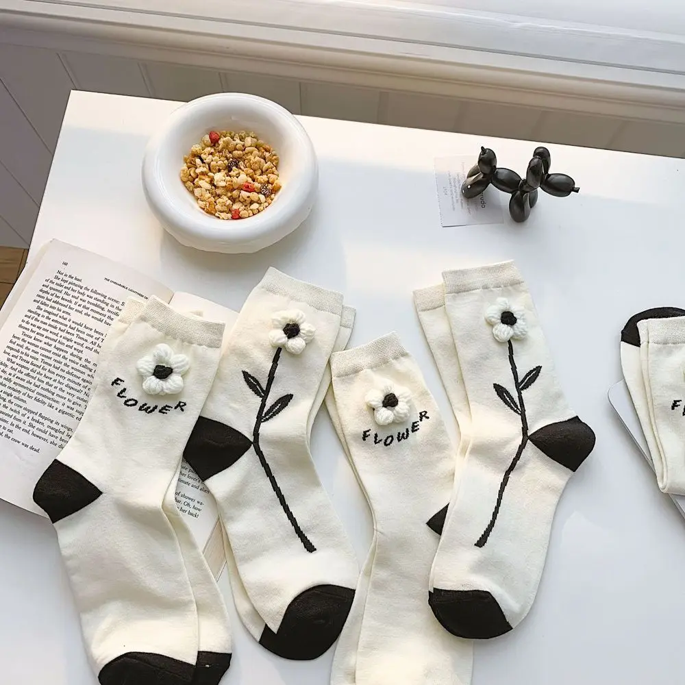

Spring Sweet Style Socks Three-dimensional Flowers Mid-Tube Socks Black And White Lovely Hosiery Japanese Fashion Women's Sock