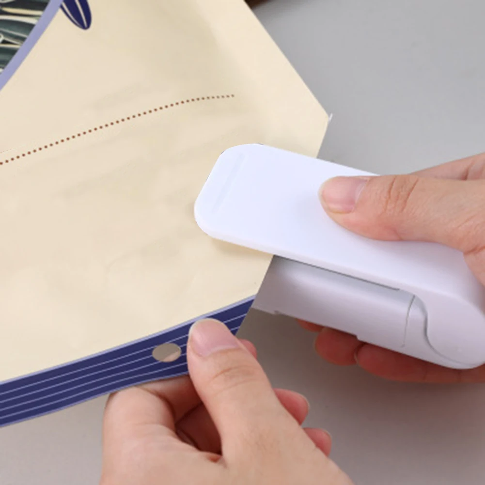 

Durable Hand Pressure Sealer Sealing Machine Handheld Kitchen Tools Vacuum Sealer White Without Battery 10*3.5*6cm