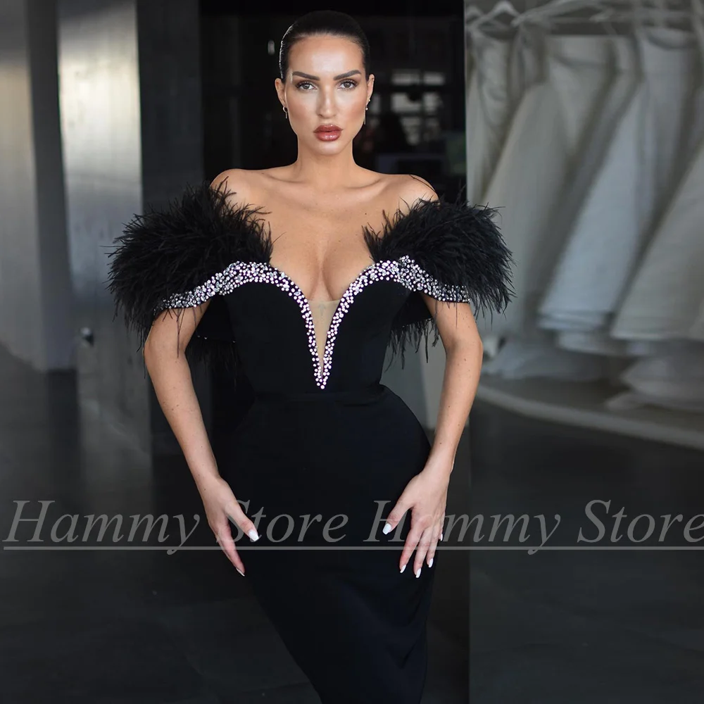 Рисунок 3 - Черное вечернее платье с открытыми