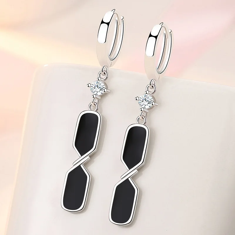 

Women's New Fashion Long Drop Earrings Smooth Huggie With Rectangular Geometric Pendant Black Epoxy Female Charm Dangle Earring