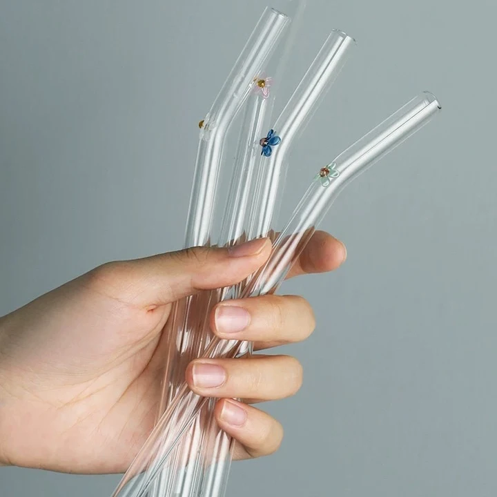 

4 PCS High Borosilicate Glass Straw with 3D Flower Carved Decor Milkshakes Juice Drinking Straw Transparent Reusable Straws Set
