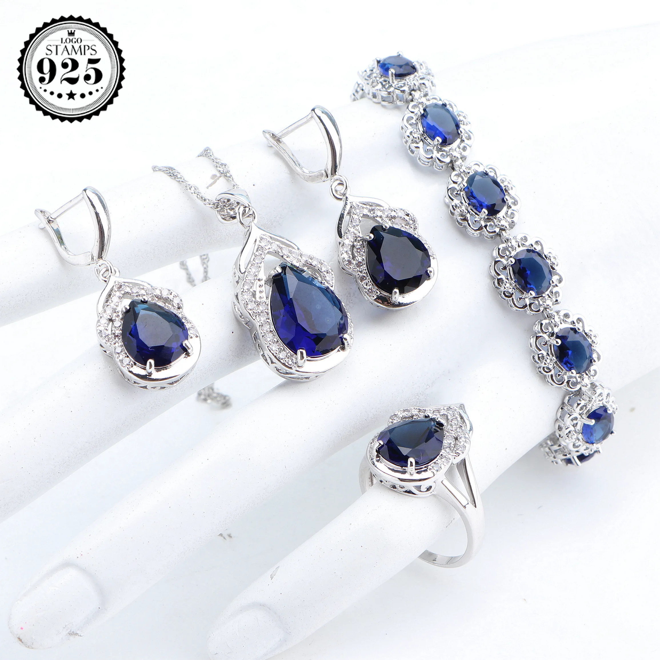 

Комплект из колье, серёг и браслета, из серебра 925 пробы