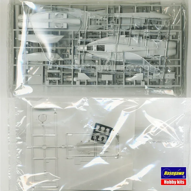 Комплект собранной модели самолета Hasegawa 1/72 52756 Ace Combat 7 Skies Unknown F/A-18F Super Hornet Scale