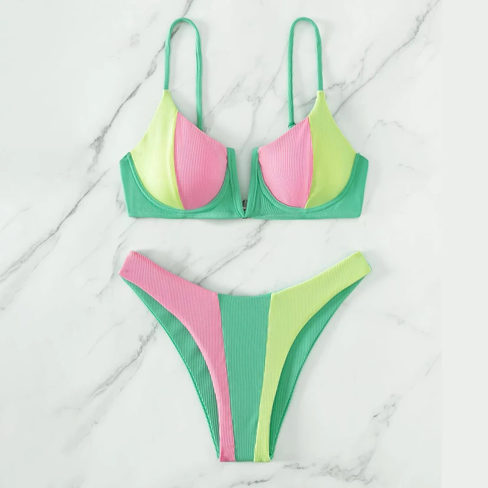 

Женский раздельный купальник с чашками пуш-ап и заниженной талией