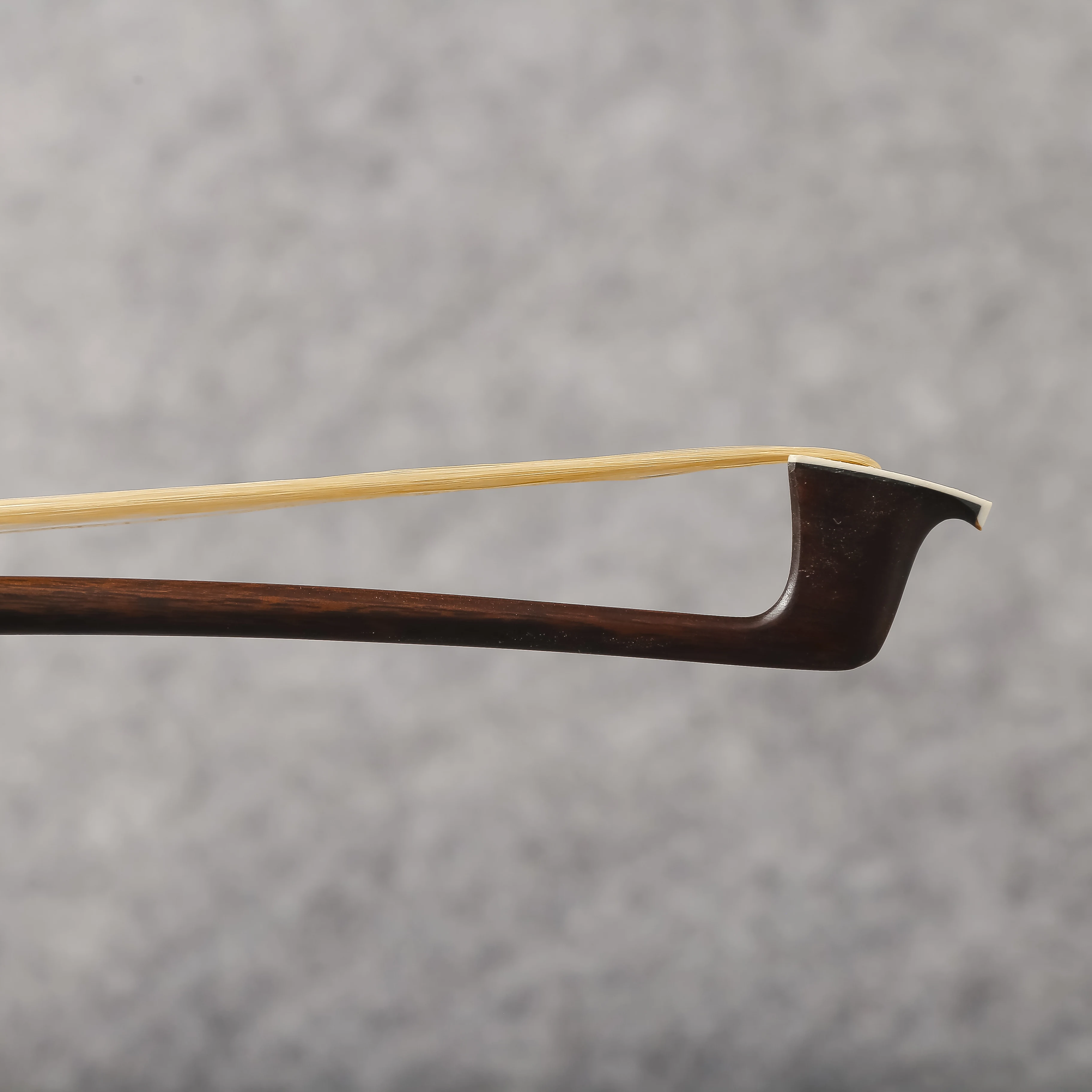 Бесплатная доставка Лук для скрипки 4/4 размера круглая палочка из бразильского