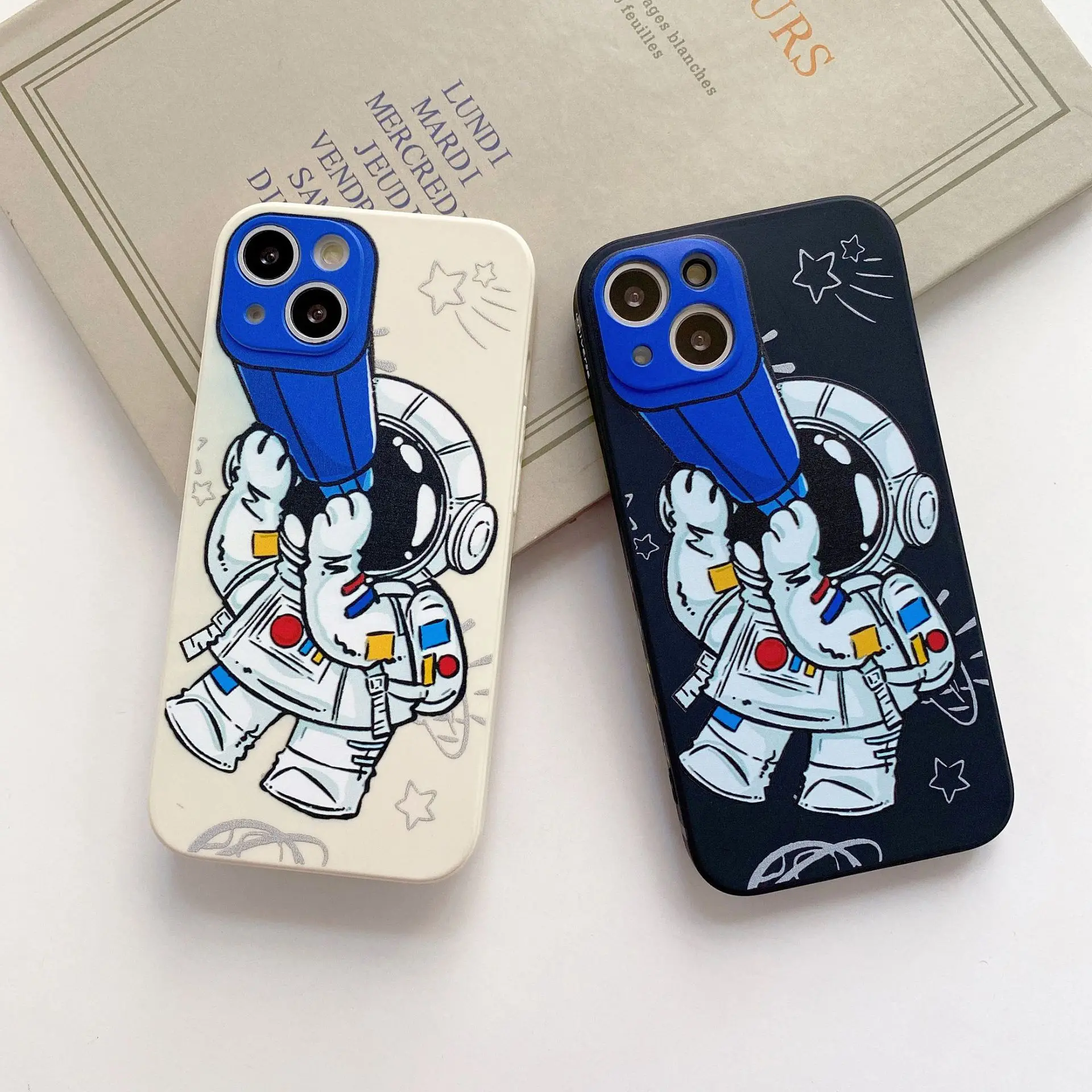 

Astronaut Phone Case for iPhone 13 12 11 Pro Promax Straight Edge Silicone Soft Shell X XR XS XSMAX 8 7 Plus Shockproof Cover