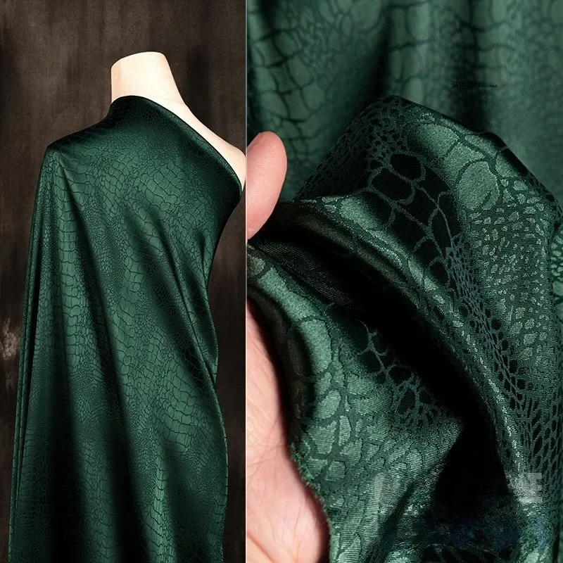 Микроэластичная черная жаккардовая ткань на метр для платьев шитья одежды