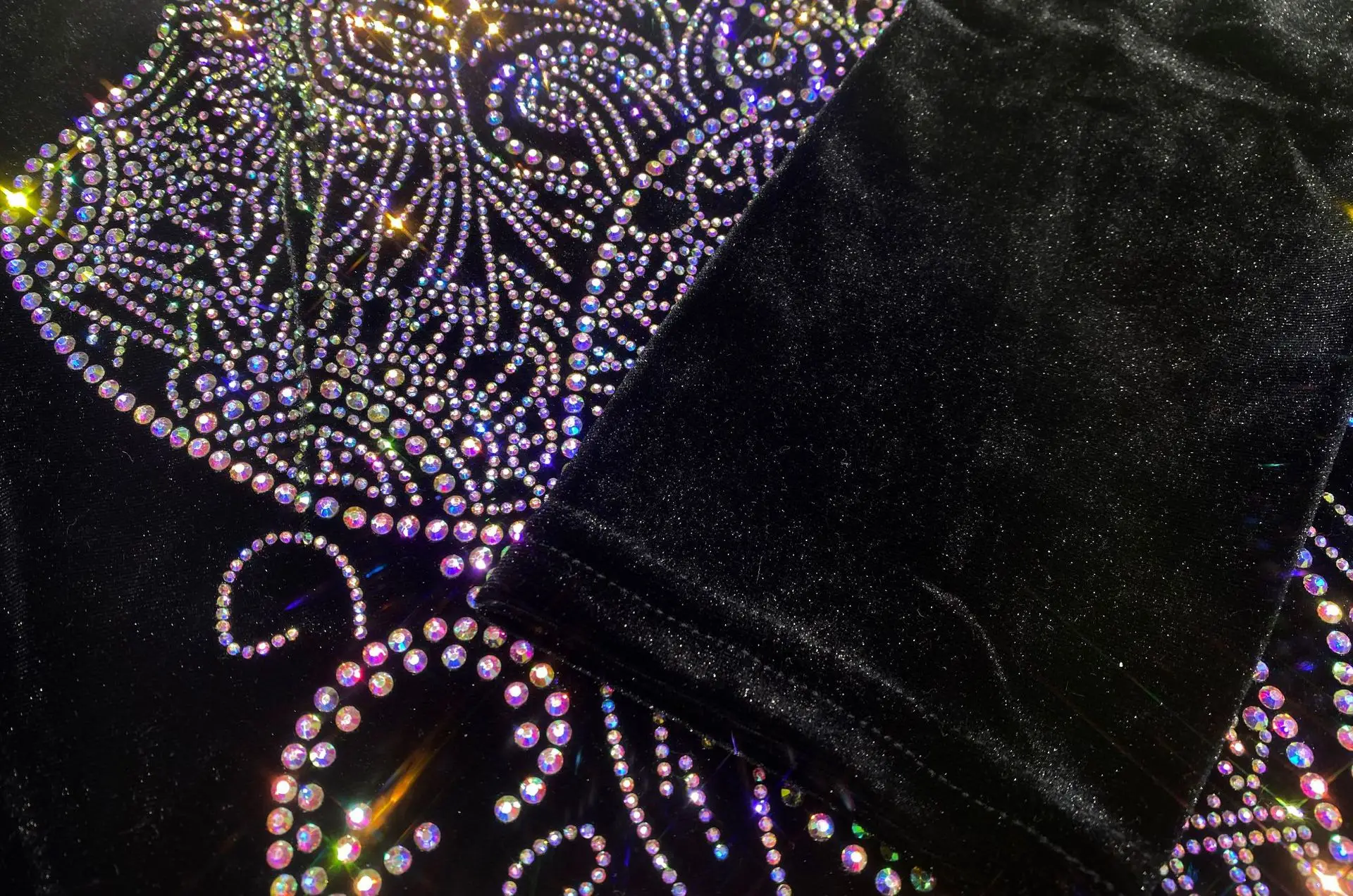 Женские черные бархатные пуловеры с длинными рукавами на весну и осень