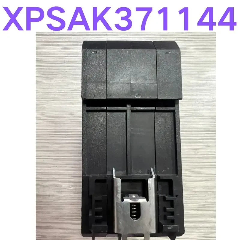 Б/у тест ОК Реле безопасности XPSAK 371144