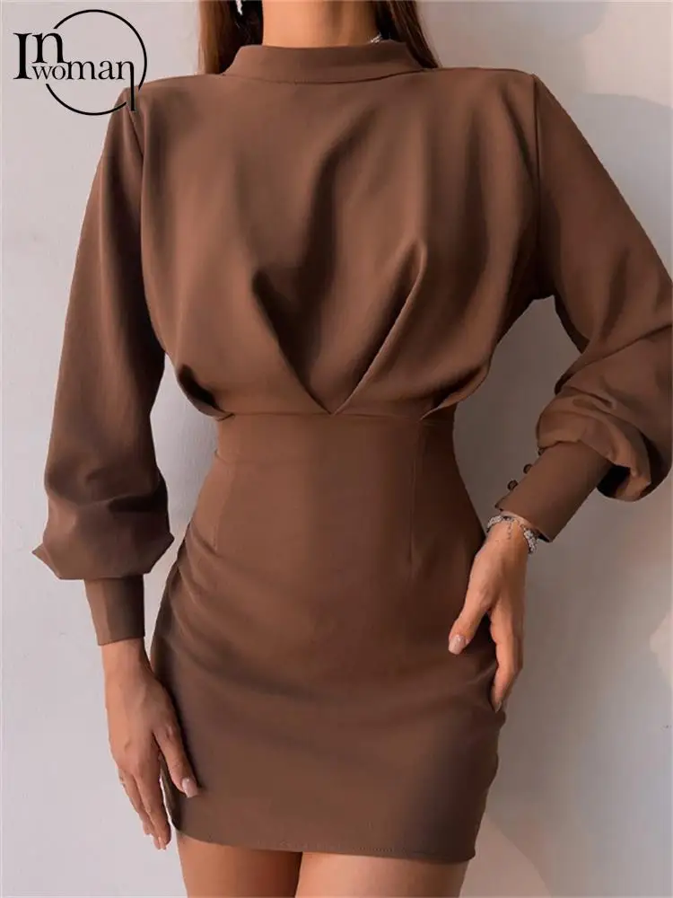 

Женское однотонное мини-платье с длинным рукавом и круглым вырезом