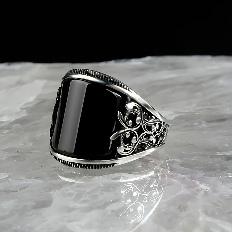 

Vintage Business Men's Black Oil Drop Carved Totem Ring