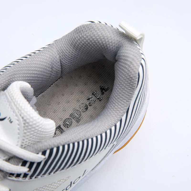 2022 Badminton Shoes for Men Mesh Breatable Table Tennis Sneakers Unisex Brand Professional Badminton Sport Training Shoes 36-45