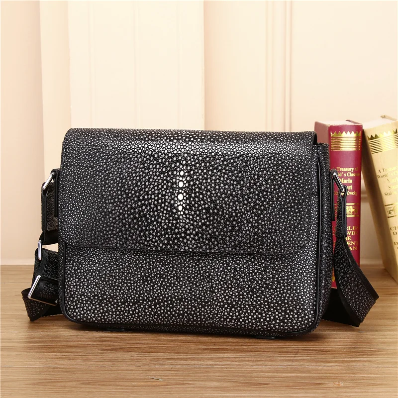 Мужская сумка из натуральной кожи через плечо вместительная мужская